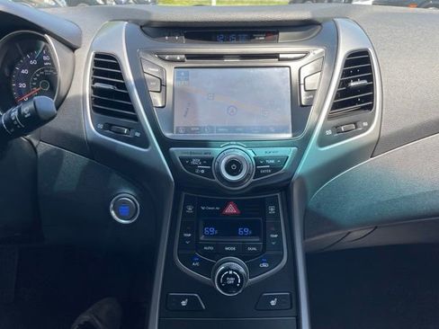 Used 2014 Hyundai Elantra Limited w/ Option Group 03 FWD image 19