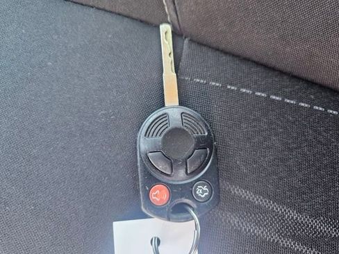 Used 2015 Ford Focus SE w/ SE Sport Package image 28