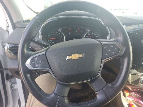 Used 2020 Chevrolet Traverse LT FWD image 7