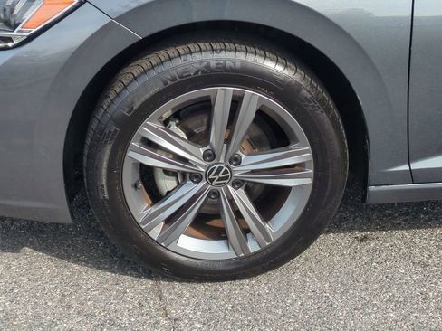 Used 2024 Volkswagen Jetta SE image 11