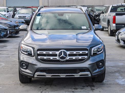 Used 2021 Mercedes-Benz GLB 250 image 2