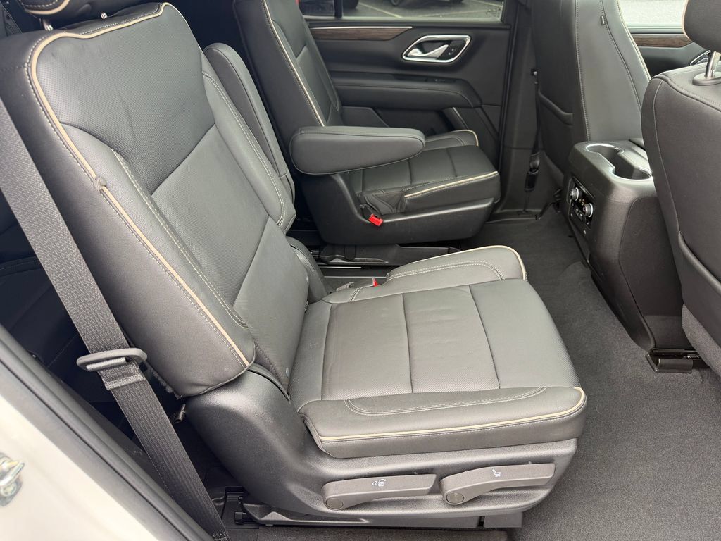 Used 2022 Chevrolet Tahoe Premier AWD/4WD image 18