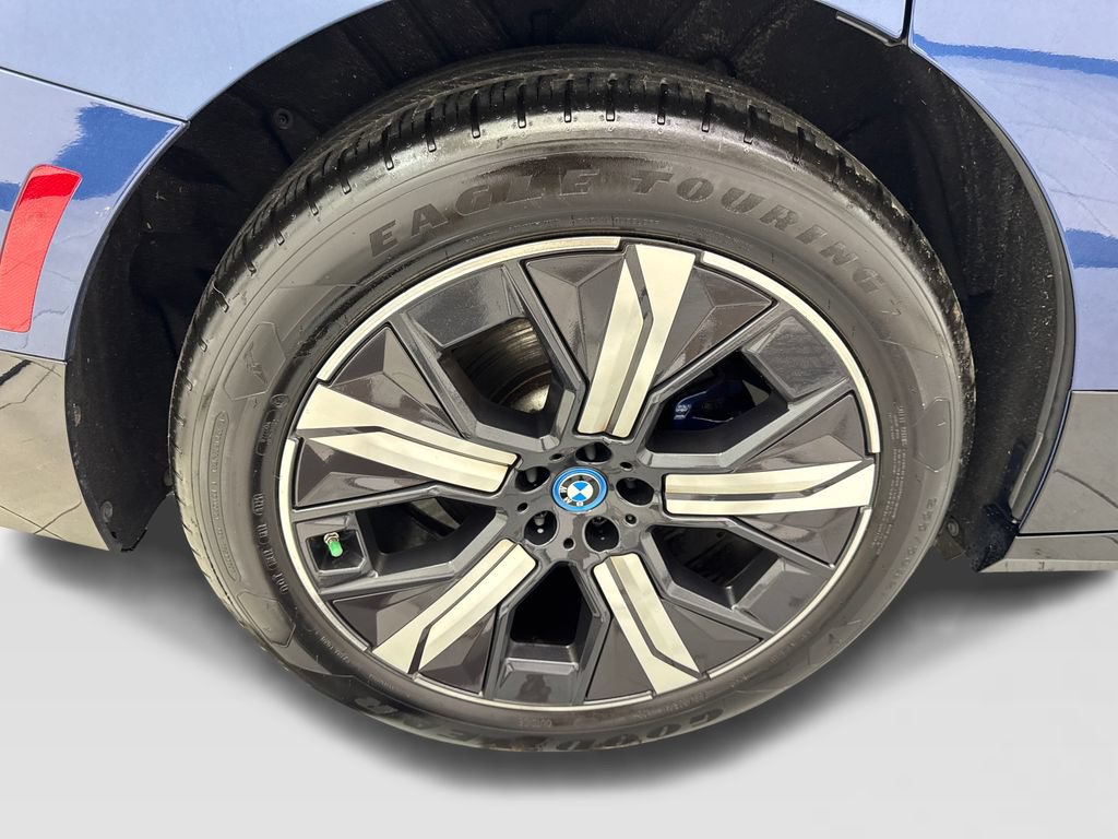 Used 2024 BMW iX xDrive50 w/ Sport Package AWD/4WD image 83