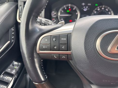 Used 2021 Lexus LX 570 4WD w/ Luxury Package image 17