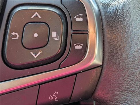 Used 2017 Toyota Camry SE image 9