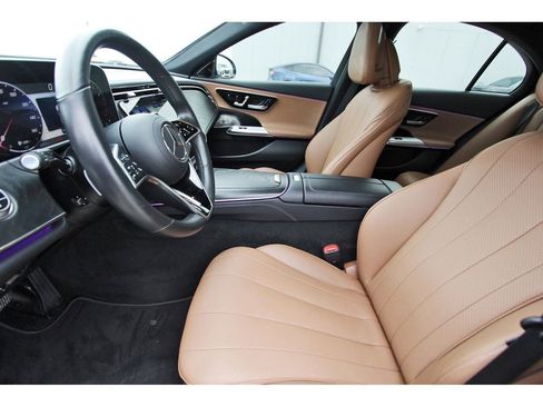 Used 2024 Mercedes-Benz E 350 4MATIC Sedan image 6