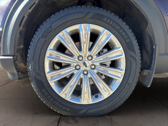 Used 2023 Ford Explorer Limited w/ Equipment Group 301A AWD/4WD image 27