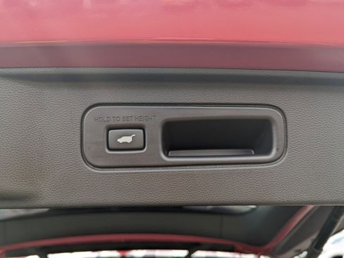 Certified 2025 Honda Pilot Black Edition image 15