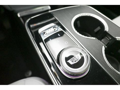 Certified 2024 Cadillac Lyriq Luxury AWD/4WD image 45