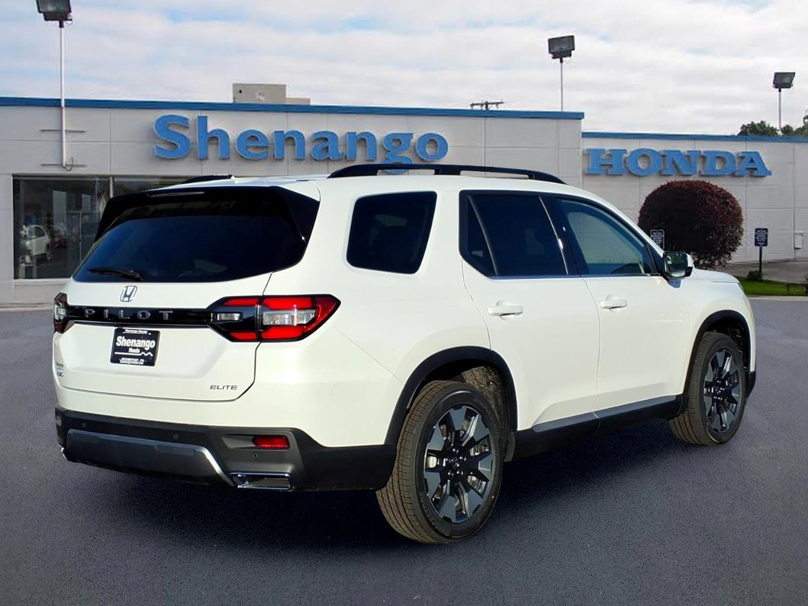 New 2026 Honda Pilot Elite image 3