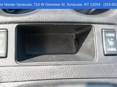 Used 2018 Nissan Rogue SV AWD/4WD image 31