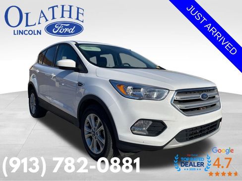 Used 2019 Ford Escape SE image 2