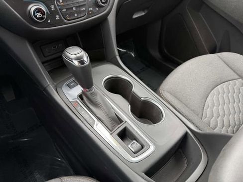 Used 2019 Chevrolet Equinox LT AWD/4WD image 30