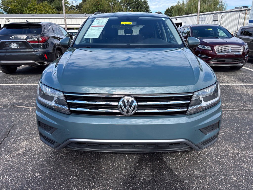 Used 2021 Volkswagen Tiguan SE w/ Panoramic Sunroof Package AWD/4WD image 2