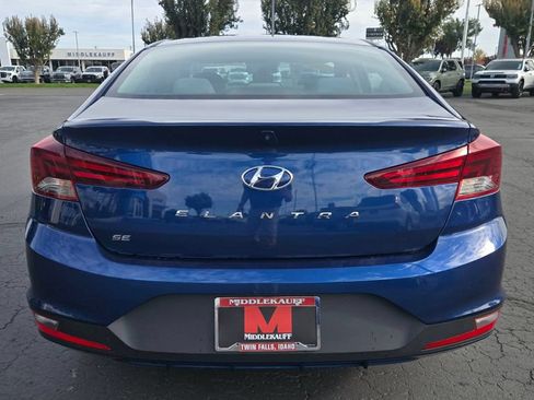 Used 2020 Hyundai Elantra SE FWD image 4