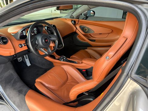 Used 2017 McLaren 570S RWD image 26