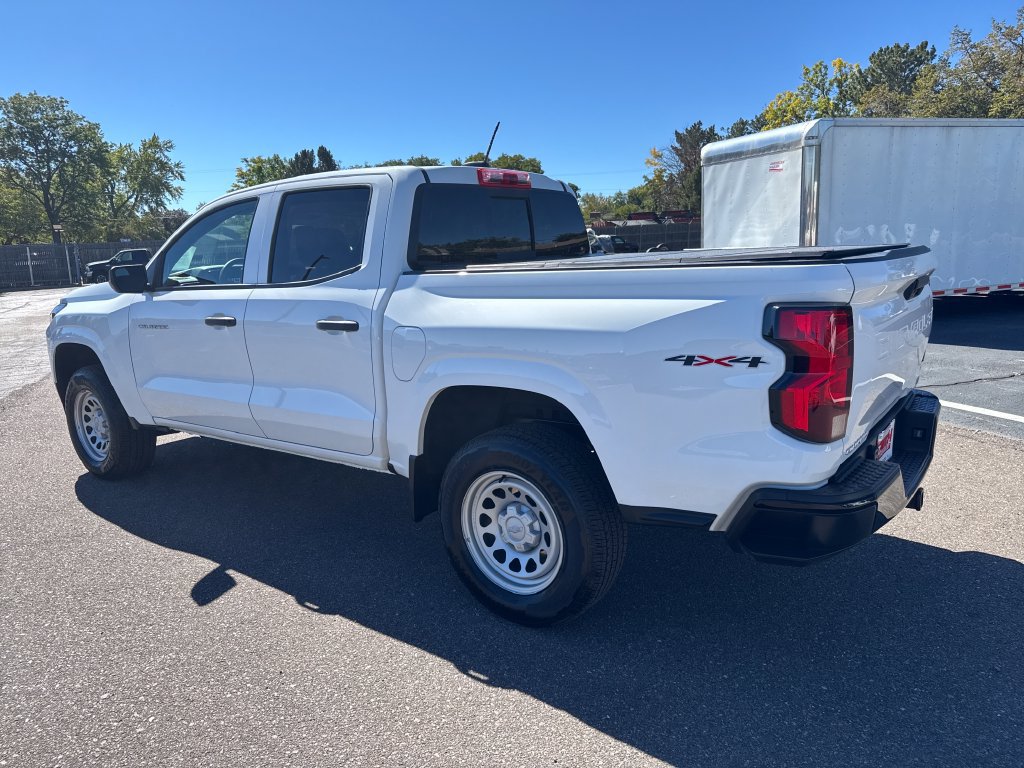 Used 2024 Chevrolet Colorado W/T w/ Advanced Trailering Package AWD/4WD image 3