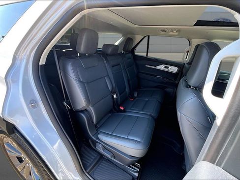 New 2026 Ford Explorer Active w/ Active Comfort Package AWD/4WD image 10