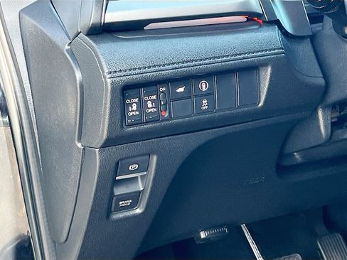 Used 2023 Honda Odyssey Sport image 10