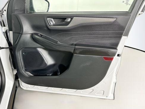 Used 2025 Ford Escape Active image 30