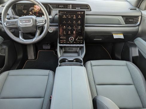 New 2026 GMC Terrain AT4 w/ LPO, Black Badging Package AWD/4WD image 11