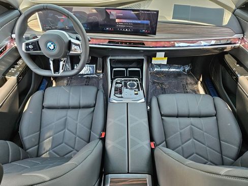 New 2025 BMW 750e xDrive image 15
