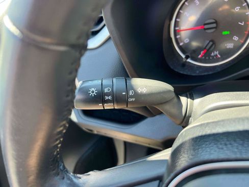 Used 2021 Toyota RAV4 XLE w/ Convenience Package image 14