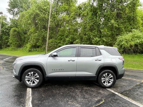 Used 2026 Chevrolet Equinox LT AWD/4WD image 6