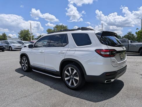 Used 2025 Honda Pilot Elite image 5
