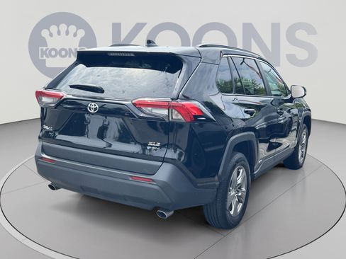 Used 2025 Toyota RAV4 XLE AWD/4WD image 7