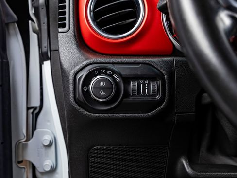 Used 2021 Jeep Gladiator Rubicon image 21