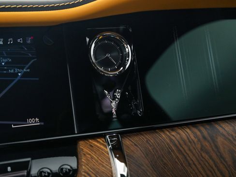 Used 2025 Rolls-Royce Cullinan image 36