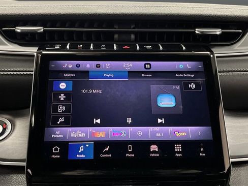 New 2025 Jeep Grand Cherokee L Limited w/ Luxury Tech Group II image 19