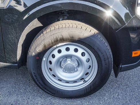 New 2025 Ford Maverick XL image 9