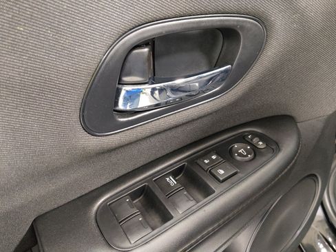 Used 2020 Honda HR-V LX image 27