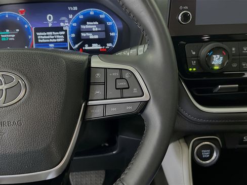 Used 2024 Toyota Grand Highlander Limited image 20