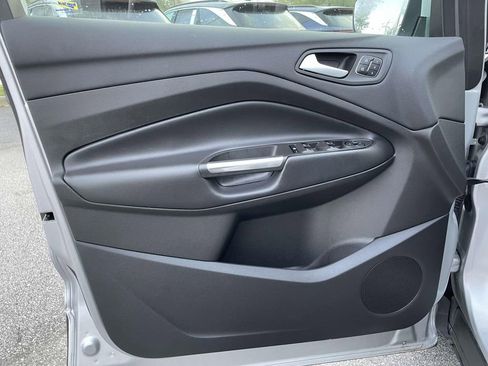 Used 2018 Ford Escape Titanium w/ Ford Safe & Smart Package image 5