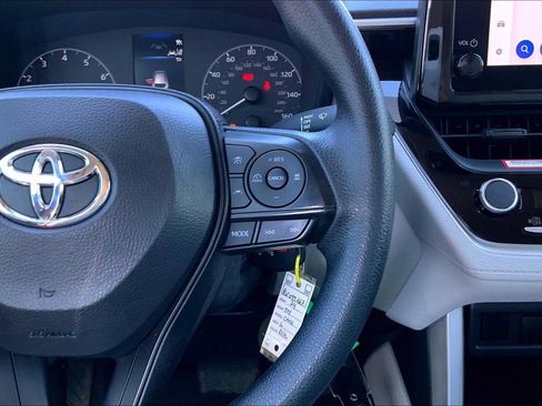 Used 2024 Toyota Corolla Cross L FWD image 23