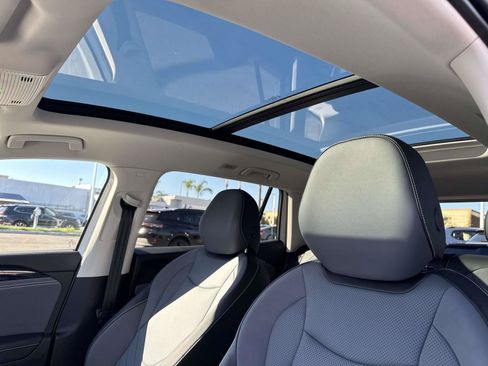 New 2026 Volkswagen Tiguan SE FWD image 16