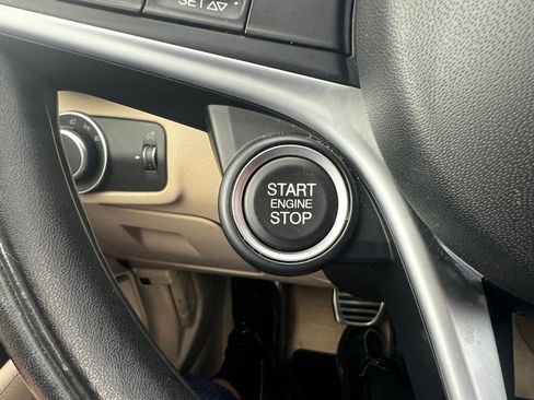 Used 2019 Alfa Romeo Giulia Ti w/ Quick Order Package 22X Lusso image 16