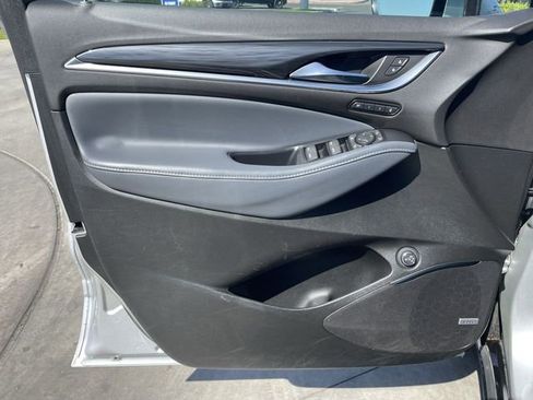 Used 2022 Buick Enclave Premium image 21