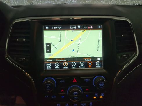 Used 2018 Jeep Grand Cherokee Limited w/ Luxury Group II image 23