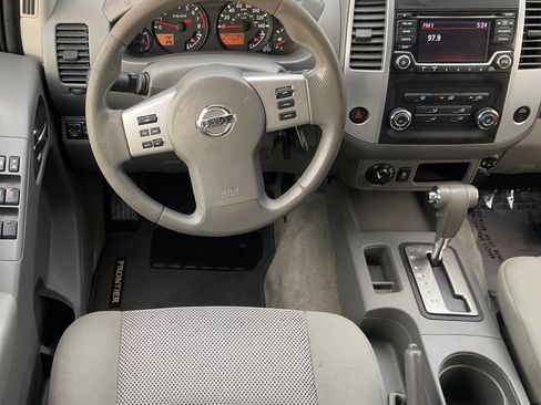 Used 2018 Nissan Frontier PRO-4X image 24