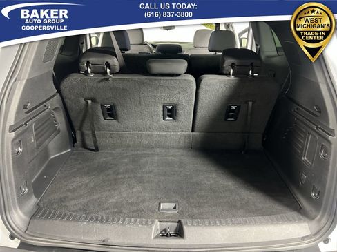 Used 2025 GMC Acadia Elevation image 26