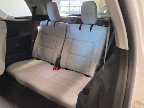 New 2026 Ford Explorer Platinum image 12