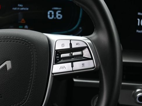 Used 2023 Kia Telluride S FWD image 23