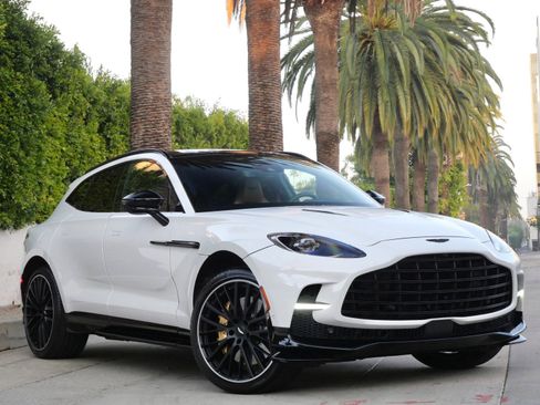 Used 2024 Aston Martin DBX 707 image 1