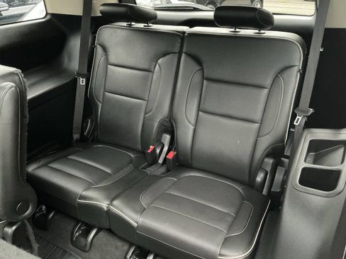 Used 2019 GMC Acadia Denali AWD/4WD image 30