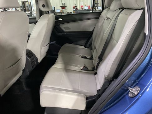 Used 2020 Volkswagen Tiguan SEL image 31
