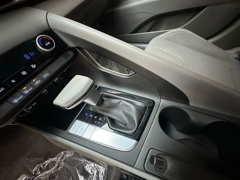 Used 2023 Hyundai Elantra SEL w/ Cargo Package image 19